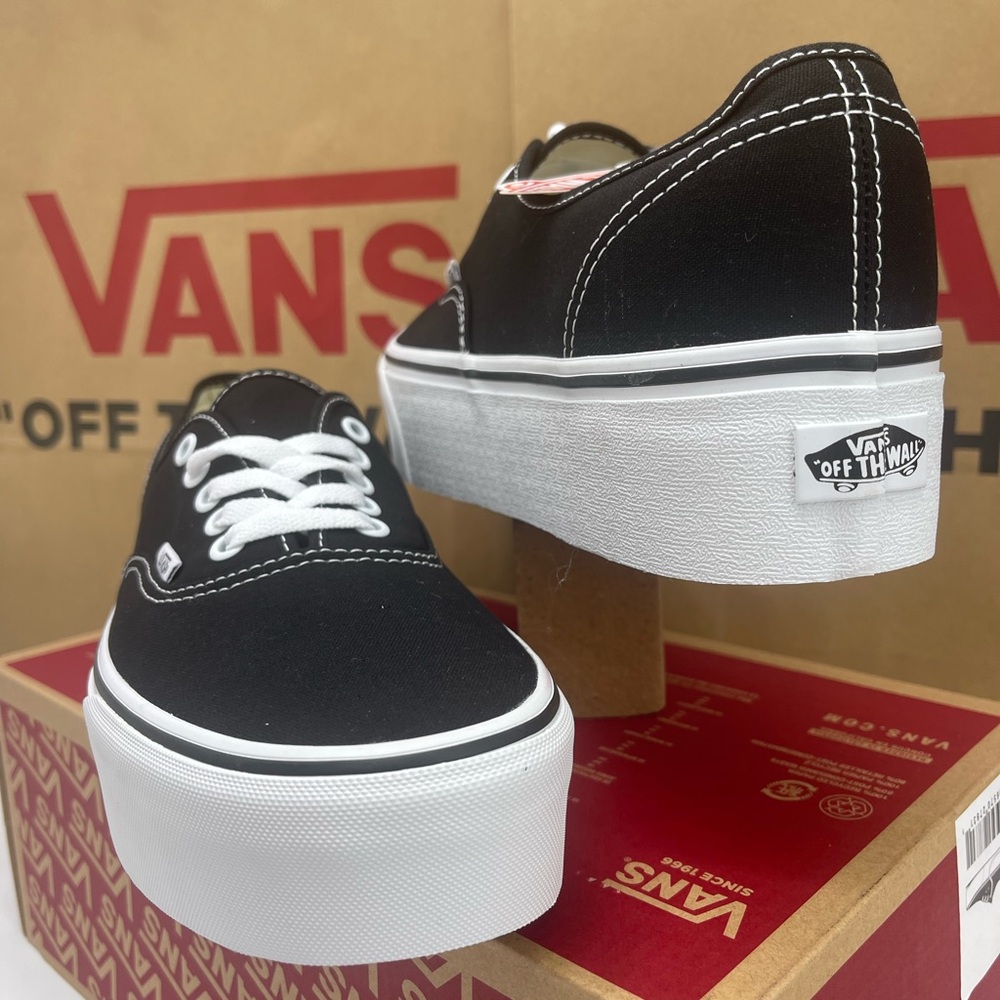 Vans Men’s Authentic Stacked
Canvas Black/True W Platform Sneakers
VN0A5KXXBMX - Picture 9 of 16